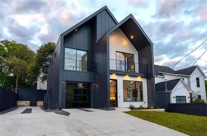 Professional siding replacement work in Erdenheim, NY